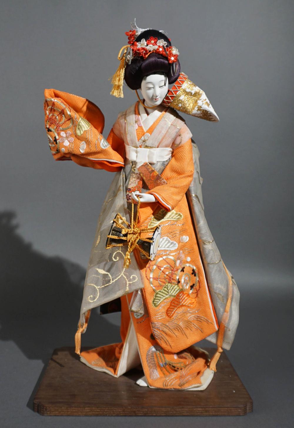 JAPANESE GEISHA DRUMMER DOLL ON