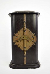 JAPANESE GILT AND BLACK LACQUE