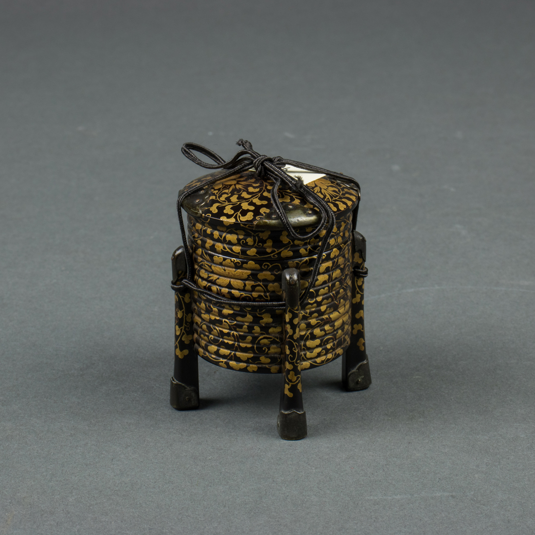 JAPANESE GILT LACQUERED HOKKAI BAKO