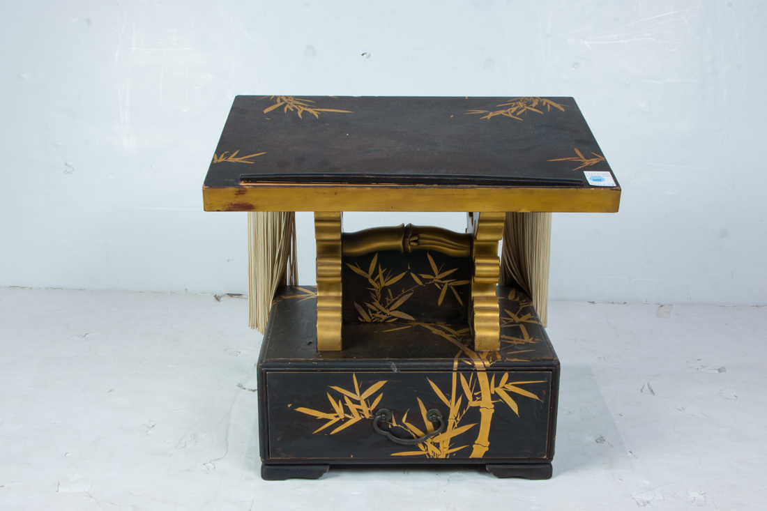 JAPANESE GILT LACQUERED LECTERN