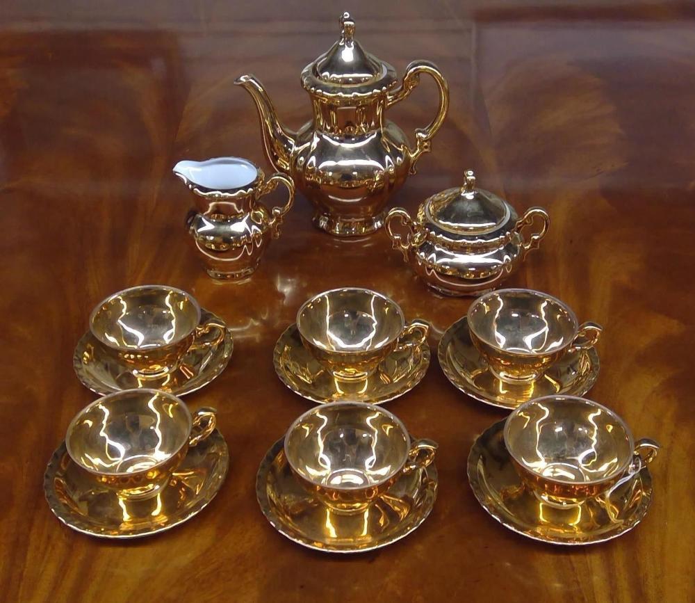 JAPANESE GILT PORCELAIN 15-PIECE