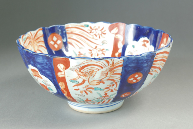 JAPANESE IMARI BOWL hand enameled