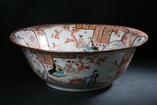 JAPANESE IMARI BOWL Meiji Period.