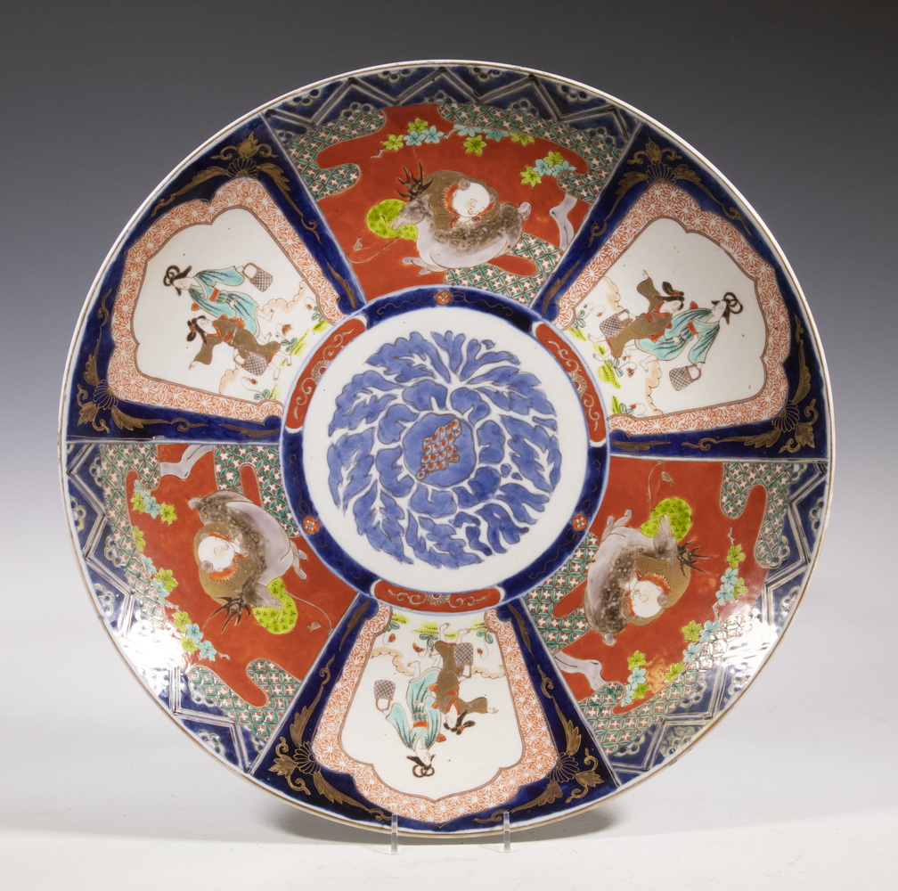 JAPANESE IMARI CHARGER Meiji Period