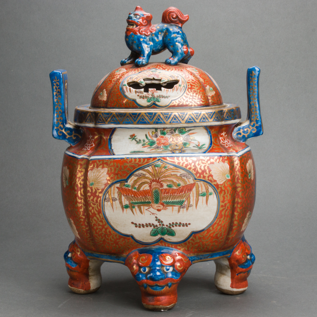 JAPANESE IMARI COVERED CENSER