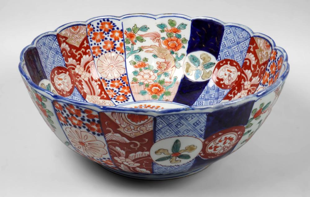 JAPANESE IMARI FLUTED PUNCH BOWL