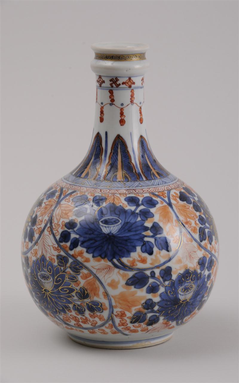 JAPANESE IMARI PORCELAIN