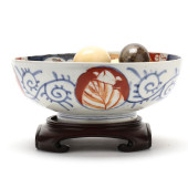 JAPANESE IMARI PORCELAIN CENTE