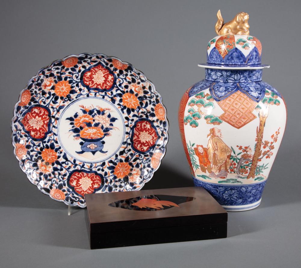 JAPANESE IMARI PORCELAIN DISH AND