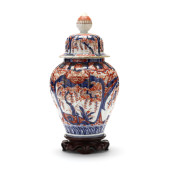 JAPANESE IMARI PORCELAIN TEMPL