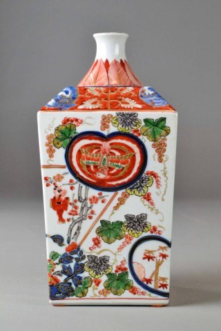 JAPANESE IMARI SAKI JUGTapered