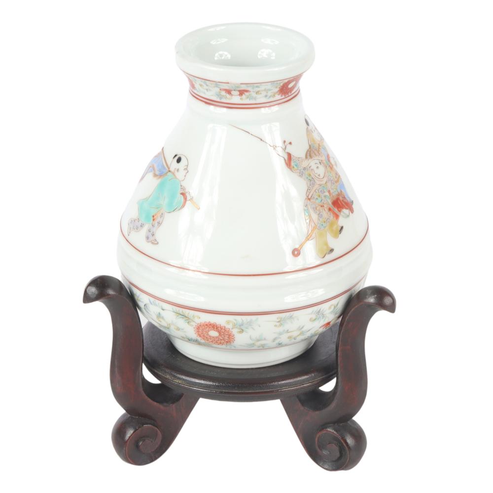 JAPANESE KAKIEMON DECORATED