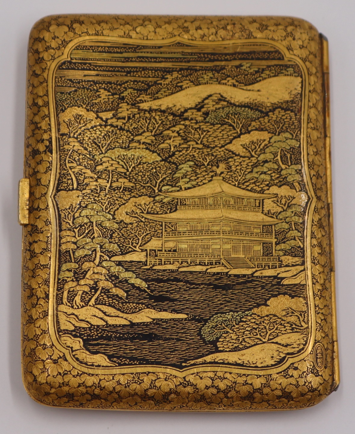 JAPANESE KOMAI STYLE GILT HINGED
