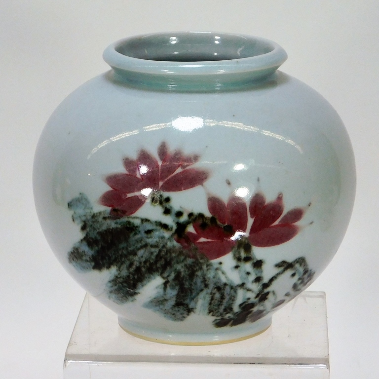 JAPANESE KOUSA DOGWOOD POTTERY VASE