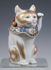JAPANESE KUTANI BECKONING CAT