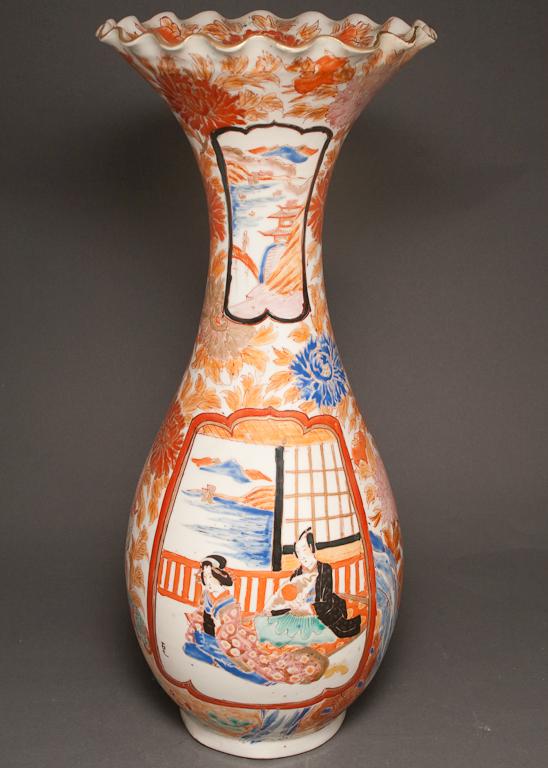 Japanese Kutani porcelain vase late