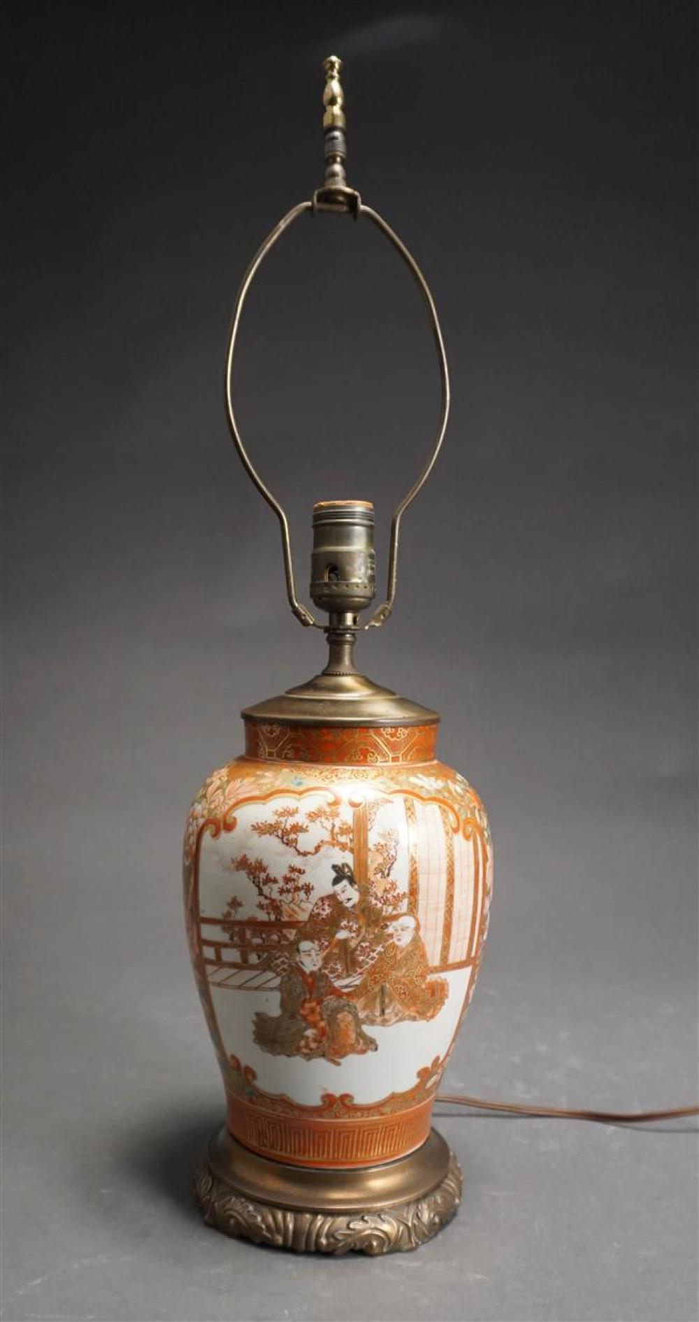 JAPANESE KUTANI PORCELAIN VASE