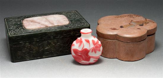 Japanese lacquer scallop-form box