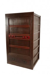 JAPANESE LACQUERED FUTON TANSU