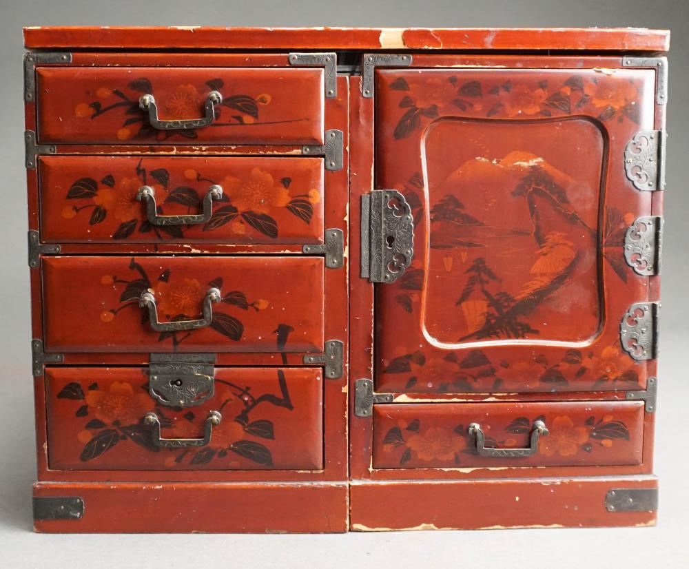 JAPANESE LACQUERED JEWELRY BOX,
