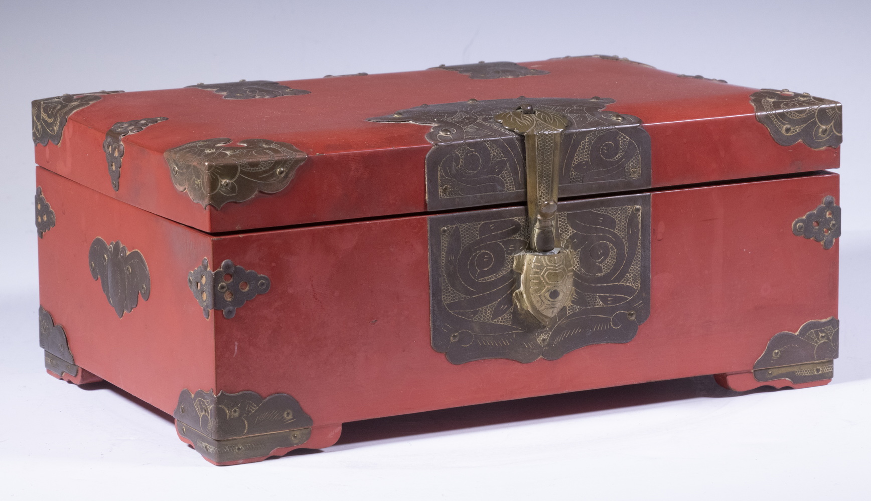 JAPANESE LACQUERED VALUABLES BOX