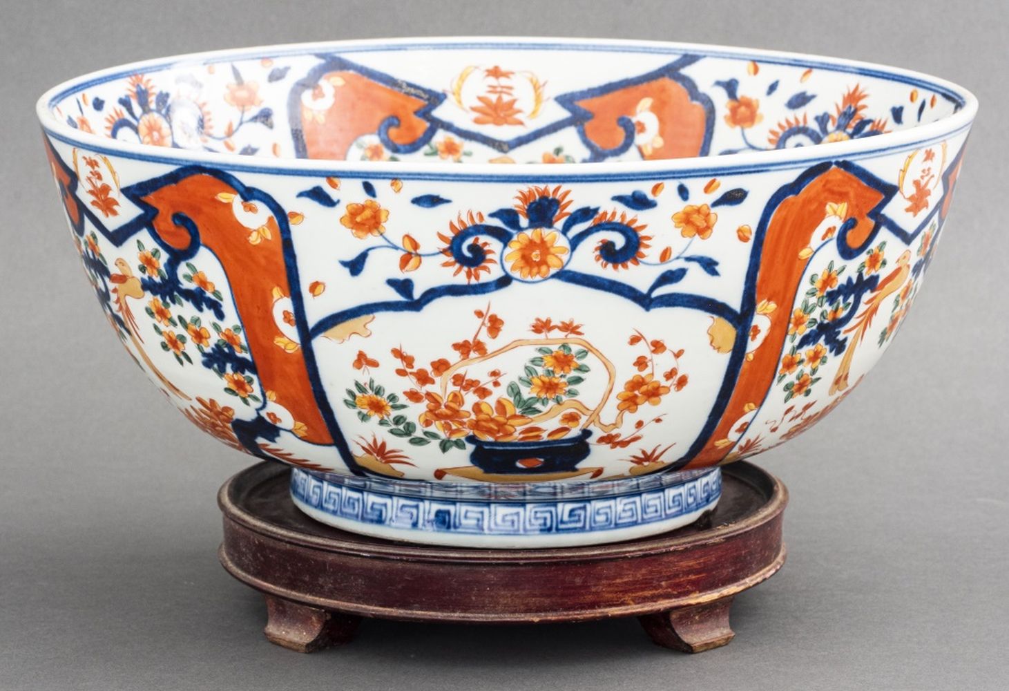 JAPANESE LARGE IMARI PORCELAIN BOWL