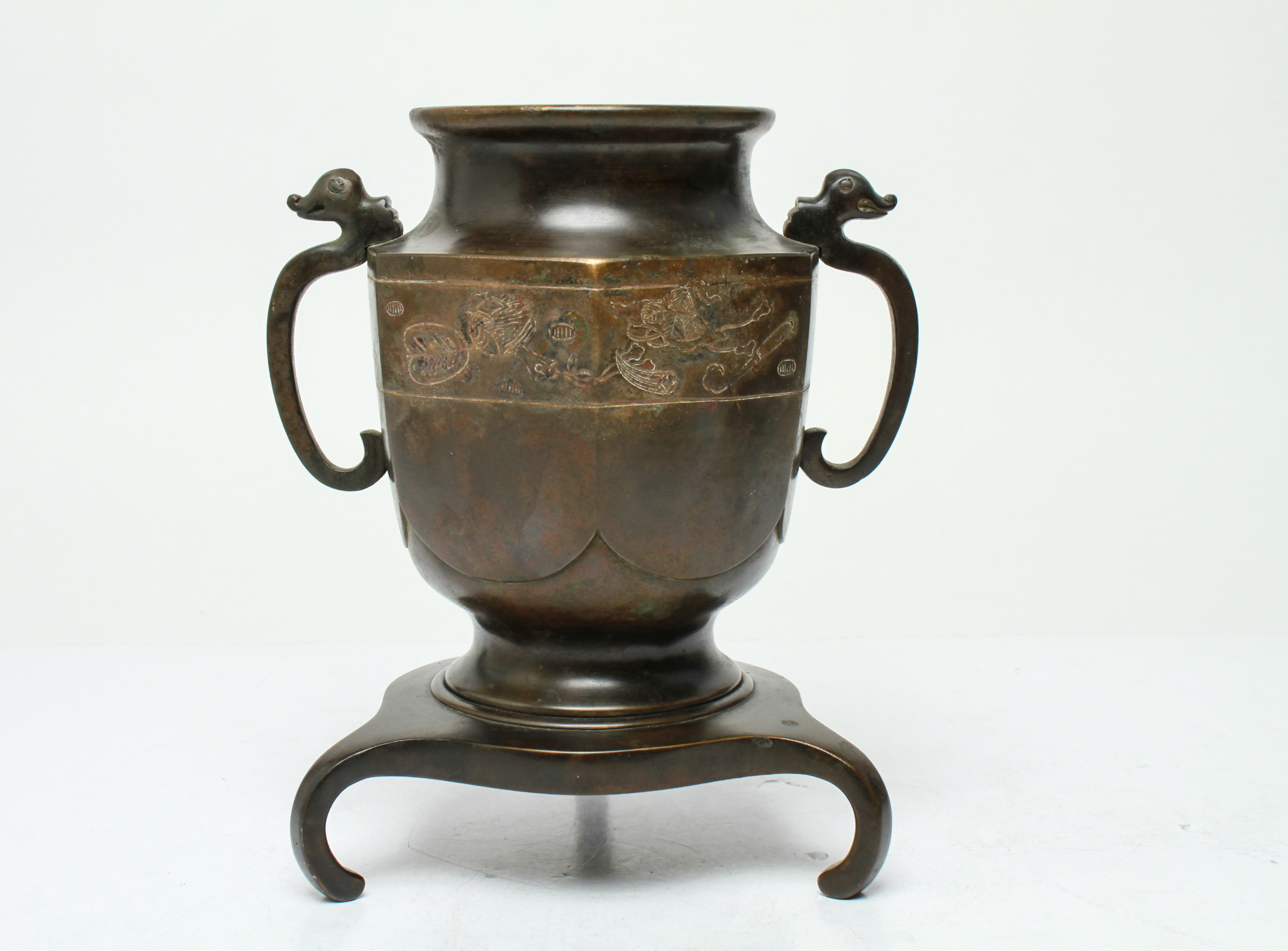 JAPANESE MEIJI BRONZE URN ON TRIPOD