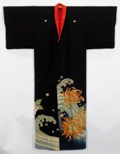 JAPANESE MEIJI PERIOD FLORAL W