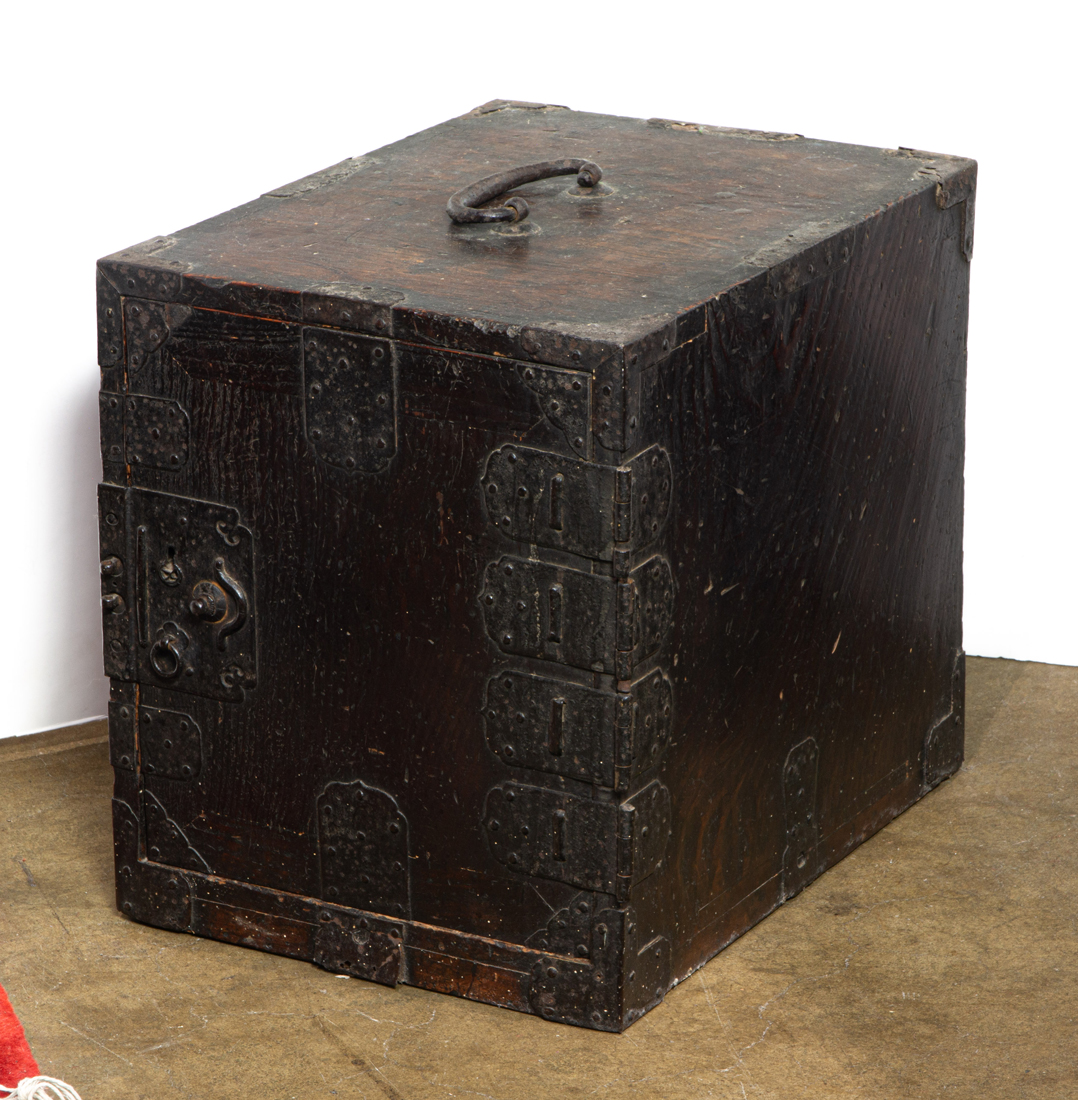 JAPANESE MERCHANT TANSU Japanese