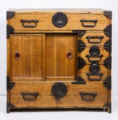 JAPANESE MERCHANT'S TANSU Japa