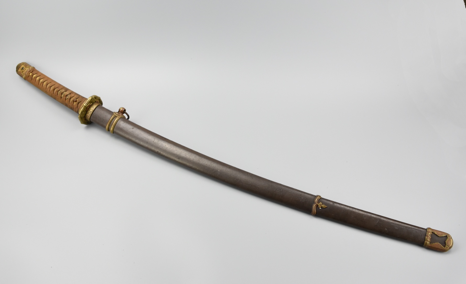 JAPANESE NAVAL GUNTO SWORD, 17TH C.