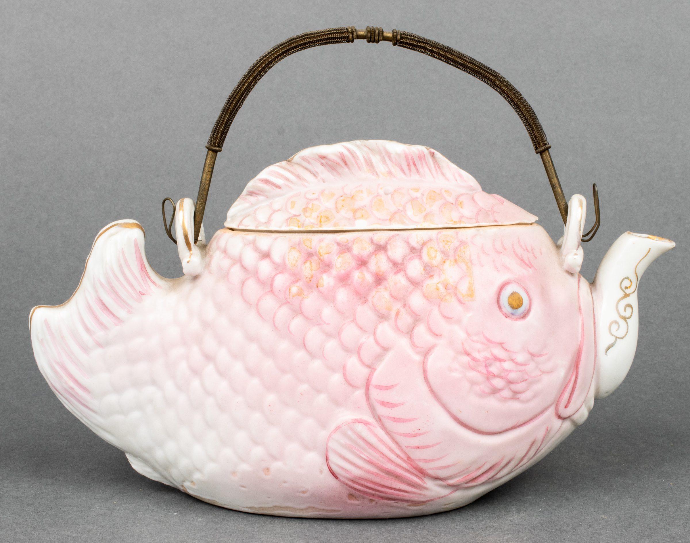 JAPANESE PAINTED PORCELAIN TAI FISH