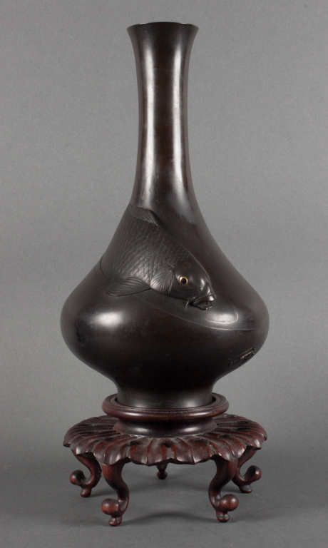 Japanese patinated bronze vase with