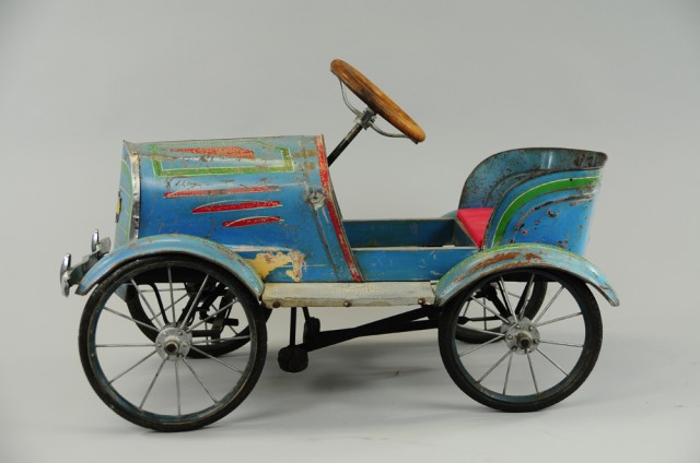 JAPANESE PEDAL CAR Pressed steel