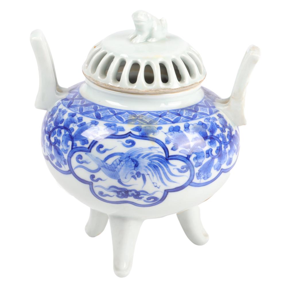 JAPANESE PORCELAIN HIRADO WARE BLUE