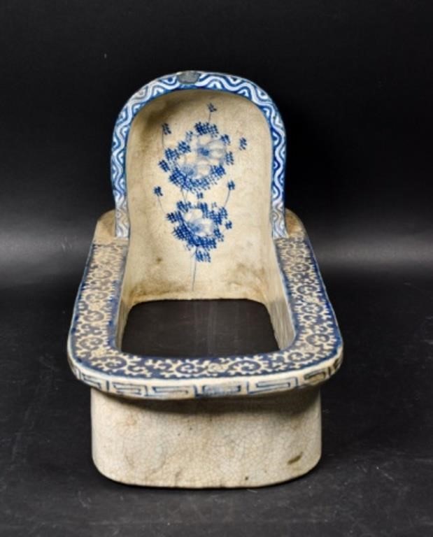 JAPANESE PORCELAIN OVAL BENKILate