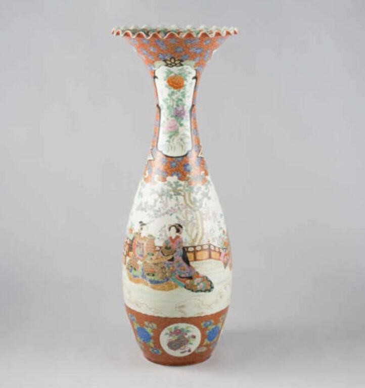 JAPANESE PORCELAIN PALACE VASEAn