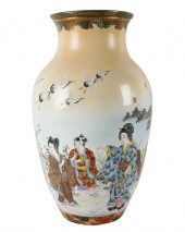 JAPANESE PORCELAIN SCENIC VASE