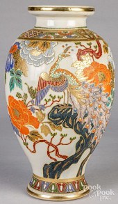 JAPANESE PORCELAIN URNJapanese