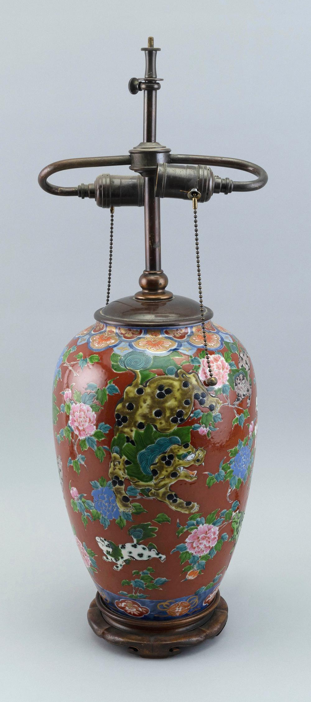 JAPANESE PORCELAIN VASE 20TH