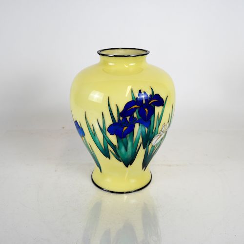 JAPANESE PORCELAIN YELLOW VASE WITH