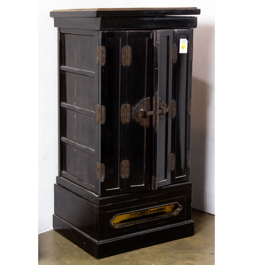 JAPANESE PORTABLE LACQUERED
