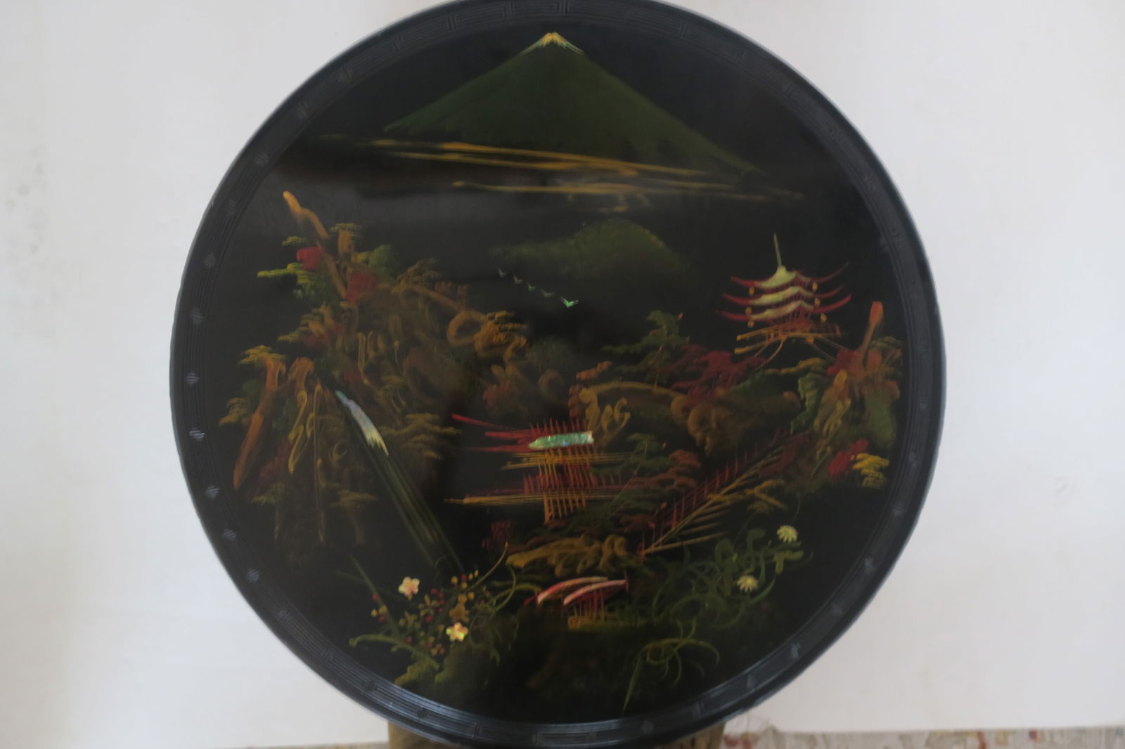 JAPANESE ROUND TEA TABLE WITH MOUNT