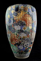 JAPANESE SATSUMA PALACE VASE E