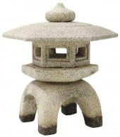 JAPANESE STONE LANTERN GARDEN