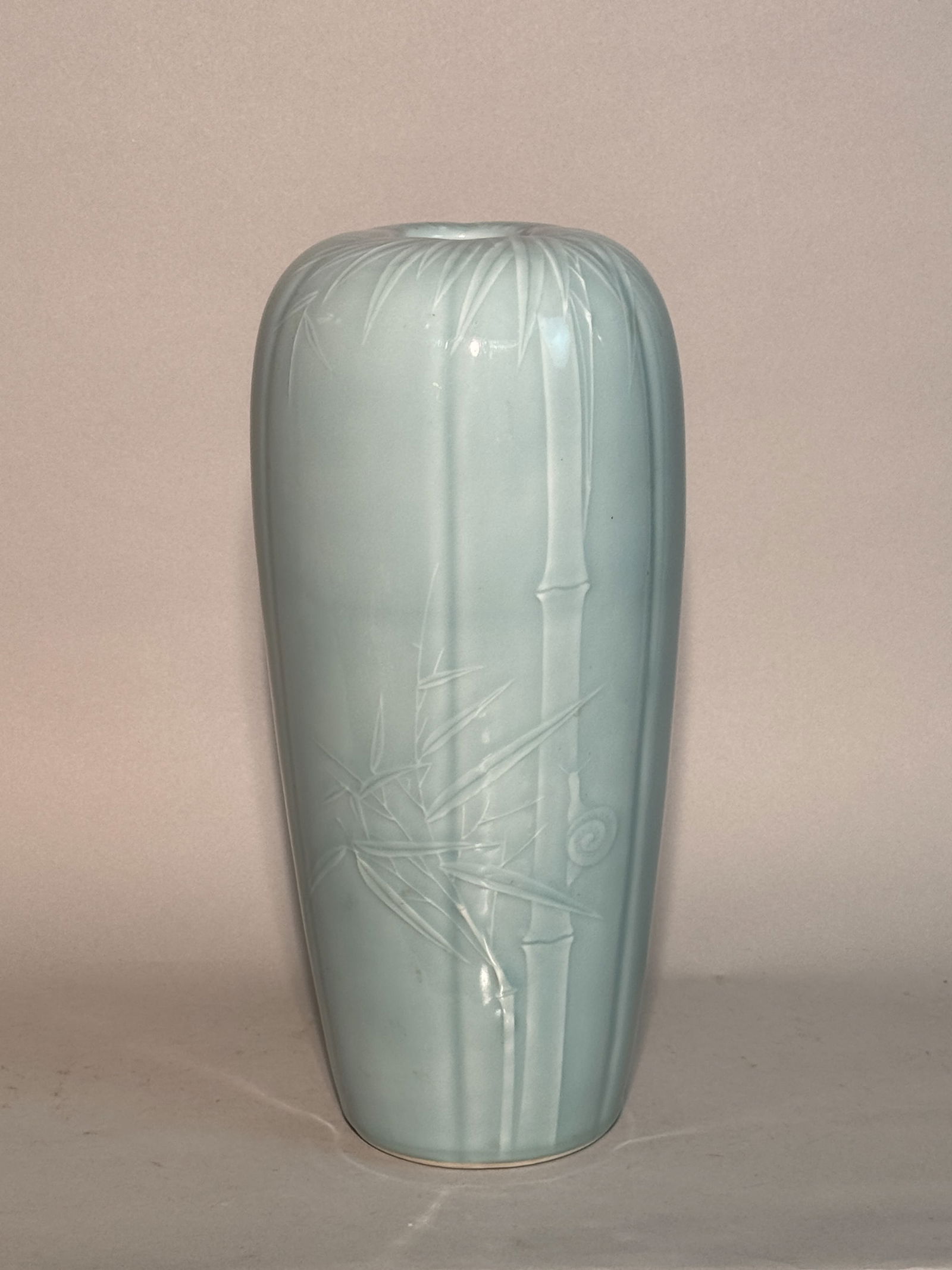 JAPANESE STUDIO PORCELAIN VASE BY