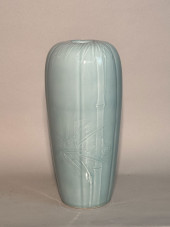 JAPANESE STUDIO PORCELAIN VASE