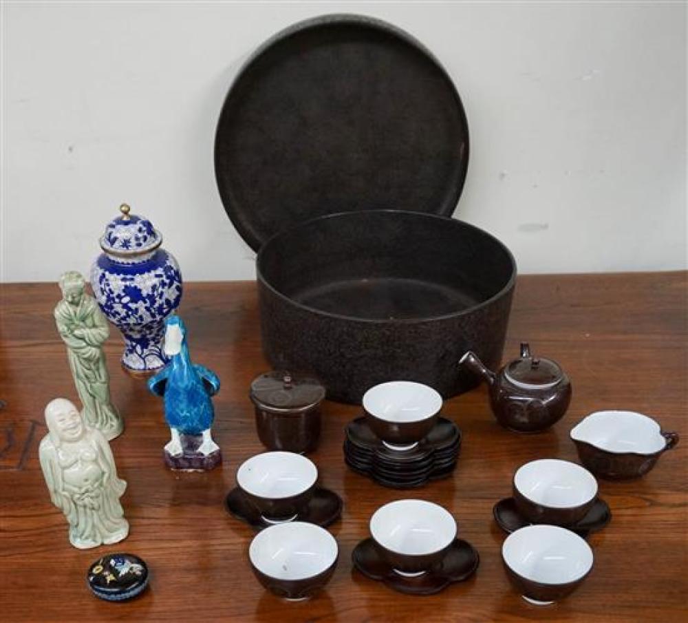 JAPANESE WOOD AND PORCELAIN TEA SET