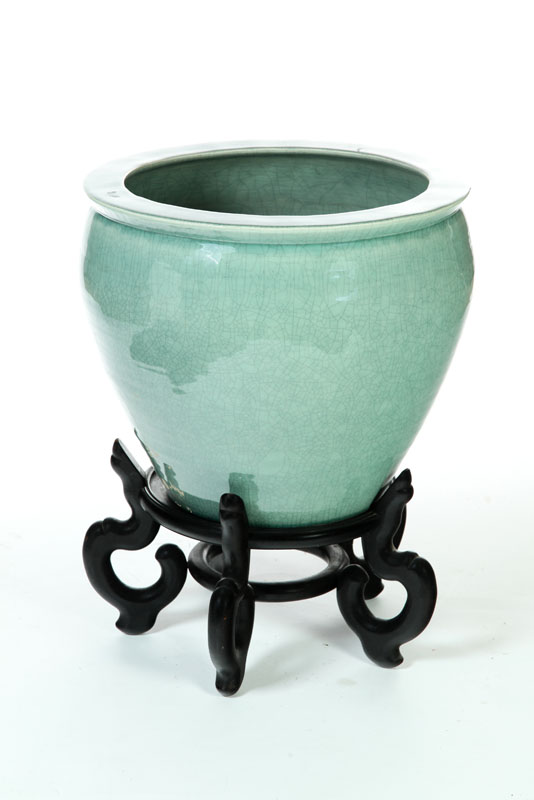 JARDINIERE.  China  20th century 