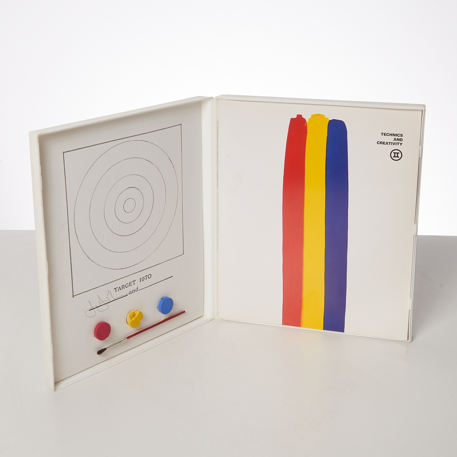 JASPER JOHNS, TECHNICS AND